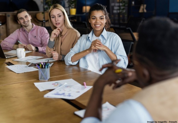 CAREER TIPS - 7 Phrases That Help You Sound More Confident In Any Meeting