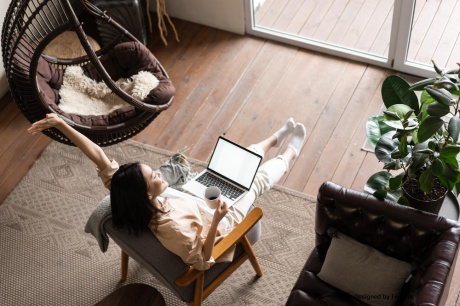 Hybrid workers less sick and less stressed
